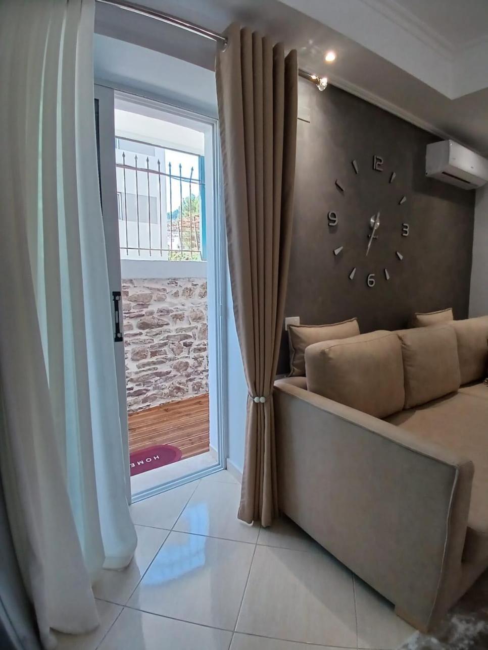 Mato Apartment Gjirokaster Bagian luar foto